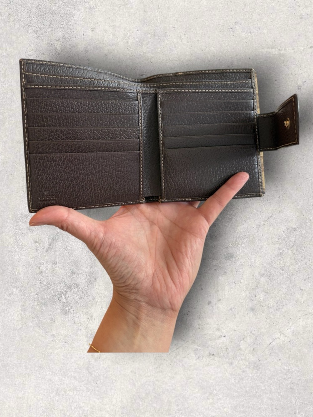 Gucci Brown GG Canvas Snap Closure Wallet with D-Ring - Picture 4 of 4